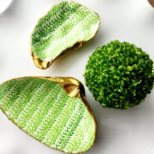 Load image into Gallery viewer, Flora