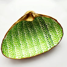 Load image into Gallery viewer, Flora