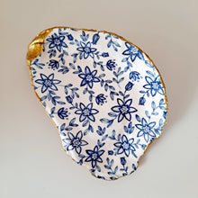 Load image into Gallery viewer, Blue Daisy